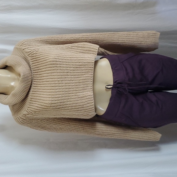 NWT 12th Tribe Cropped Turtleneck Cable Knit Sweater Size S/M - Picture 1 of 9